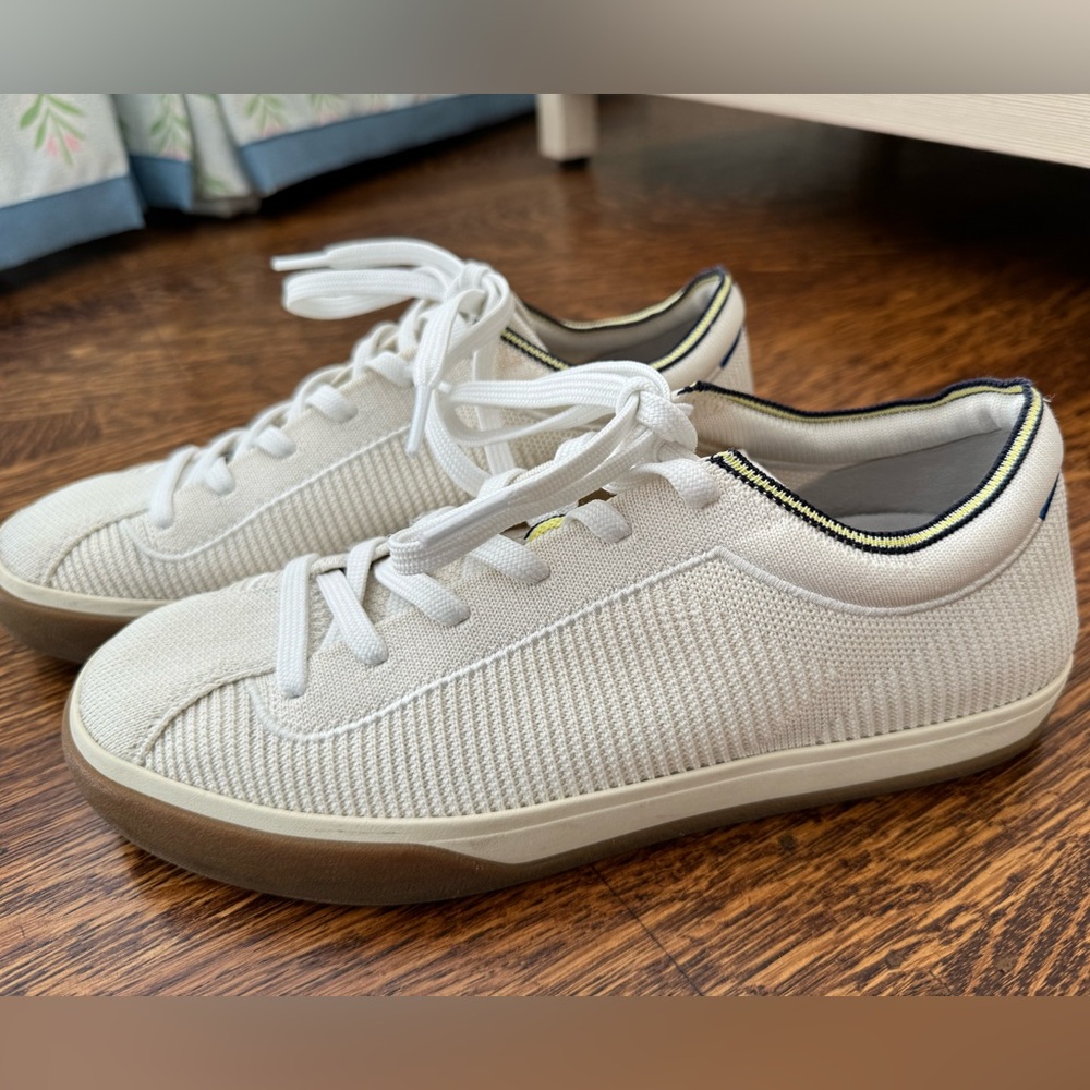 Rothy Lace Up Sneaker (size 8)